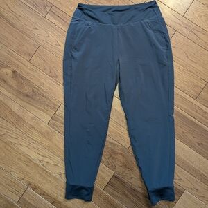 Athleta Gray Lined Capri Joggers Size 12